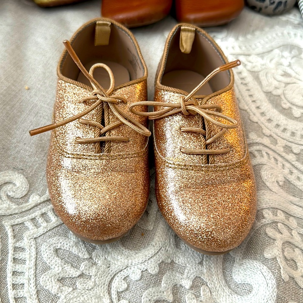 Crazy 8 glitter shoes
